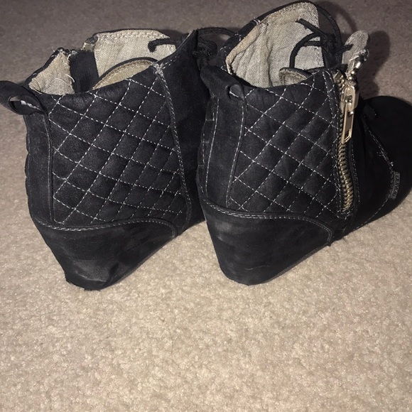 BONGO Black Wedge Heels - Picture 4 of 8